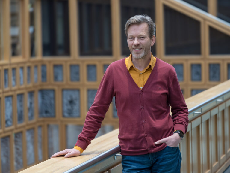 Gijsbert Raadgever in het Deventer Gemeentehuis